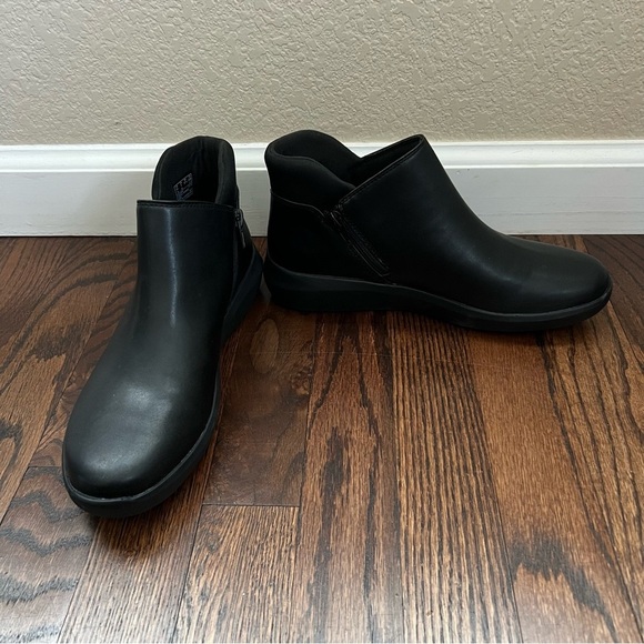 Clarks Collections By Clarks Kayleigh Mid Leather Ankle Boots Women Sz 7 comfort - Picture 8 of 16